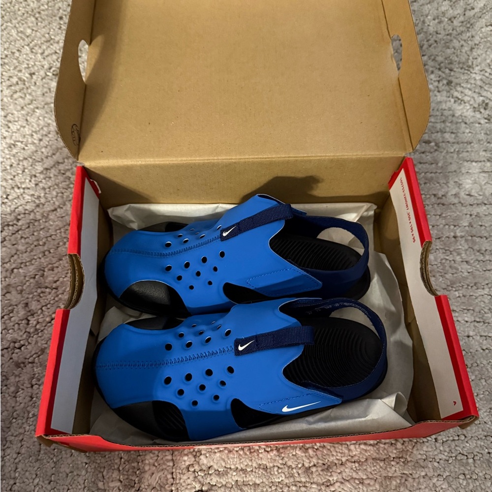 Nike Sunray sandals